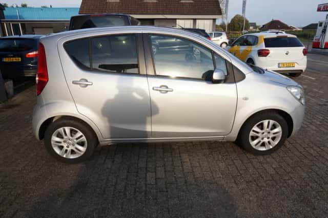 Opel Agila (2011) thumbnail 4