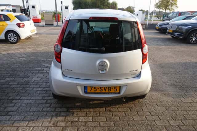 Opel Agila (2011) thumbnail 6