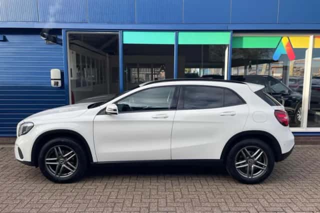 Mercedes-Benz GLA-Klasse (2017) thumbnail 2