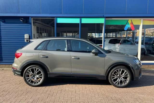 Audi Q3 (2019) thumbnail 3