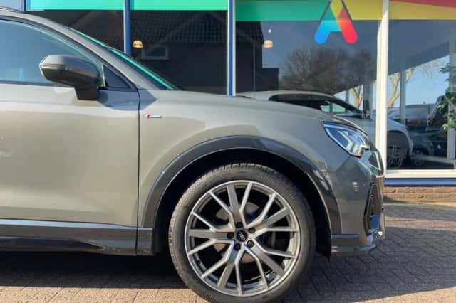 Audi Q3 (2019) thumbnail 4