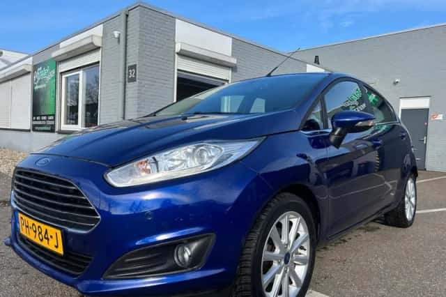 Ford Fiesta (2017) thumbnail 2