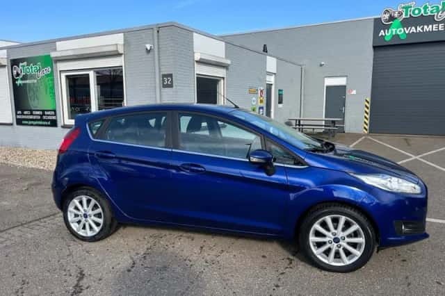 Ford Fiesta (2017) thumbnail 3