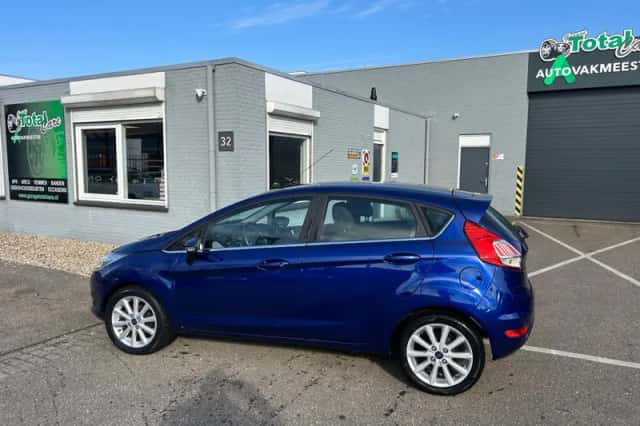Ford Fiesta (2017) thumbnail 4