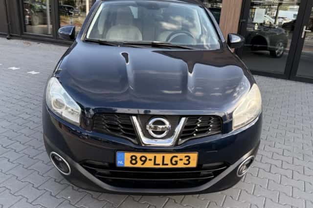 Nissan Qashqai (2010) thumbnail 2