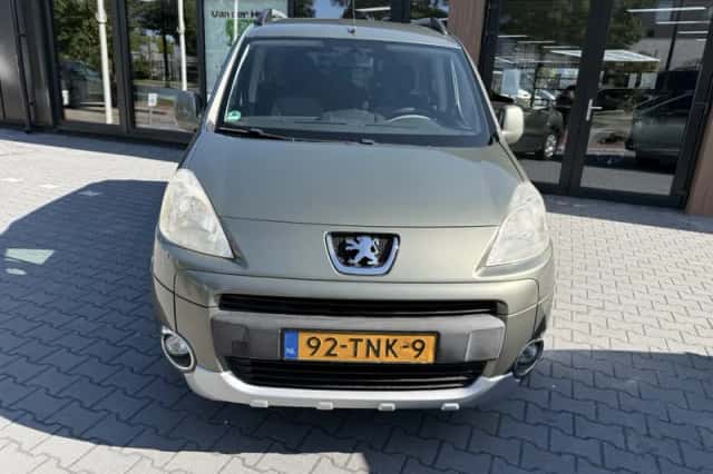Peugeot Partner (2012) thumbnail 2