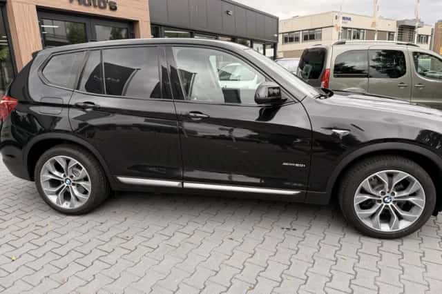 BMW X3 (2017) thumbnail 4