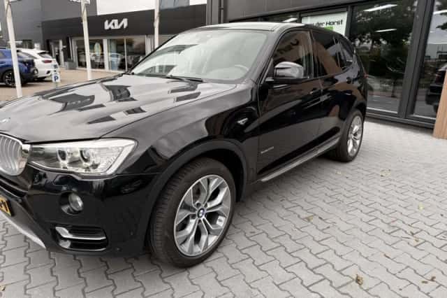 BMW X3 (2017) thumbnail 5