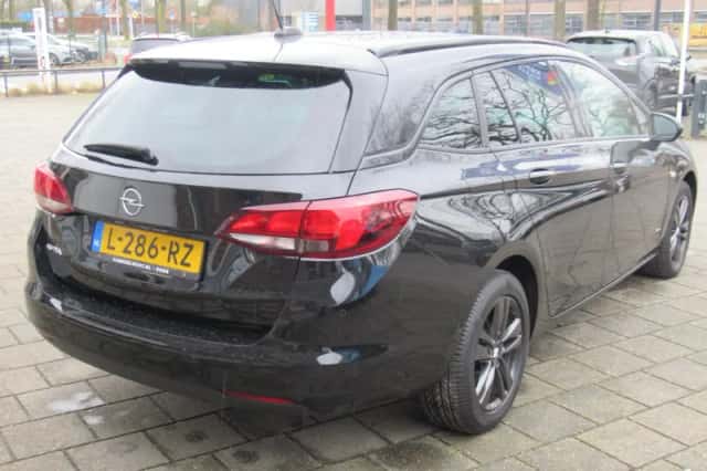 Opel Astra (2021) thumbnail 4