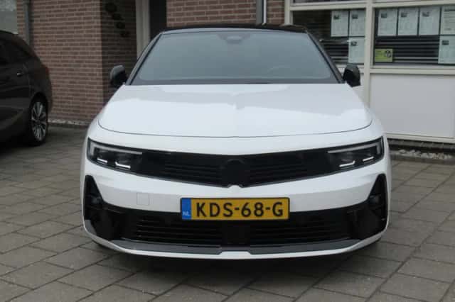 Opel Astra (2023) thumbnail 2