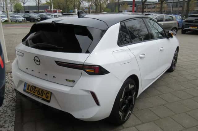 Opel Astra (2023) thumbnail 4