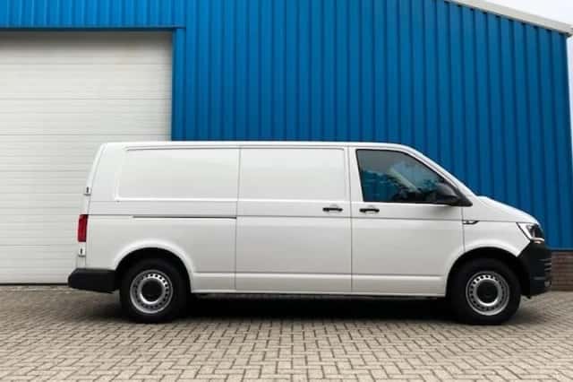 Volkswagen Transporter (2016) thumbnail 5
