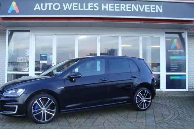 Volkswagen Golf (2015) thumbnail 1