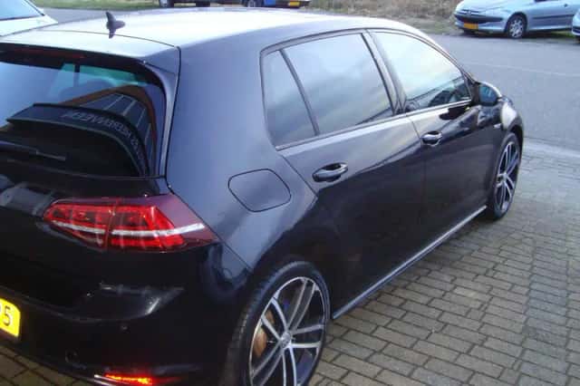 Volkswagen Golf (2015) thumbnail 3
