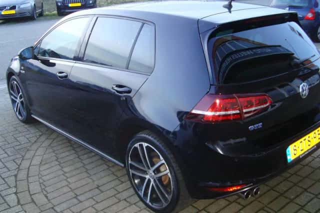 Volkswagen Golf (2015) thumbnail 4