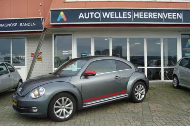 Volkswagen Beetle (2016) thumbnail 1