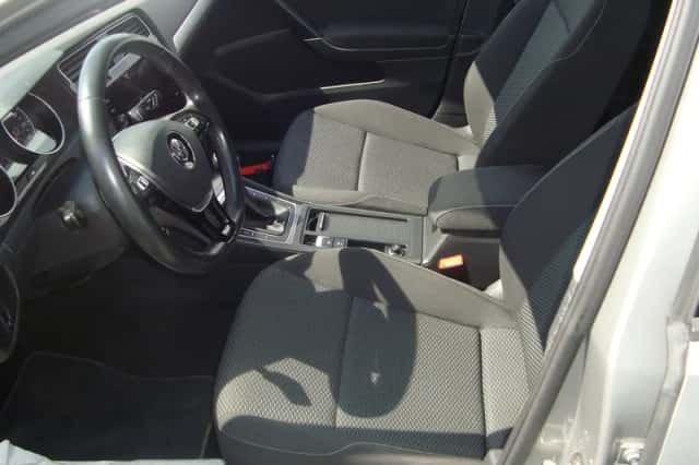 Volkswagen Golf (2019) thumbnail 6