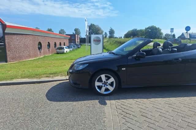 Saab 9-3 (2011) thumbnail 1
