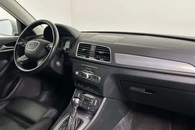 Audi Q3 (2018) thumbnail 4