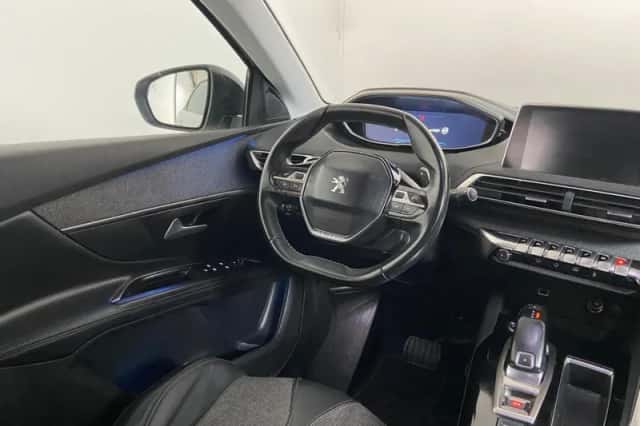Peugeot 5008 (2017) thumbnail 5