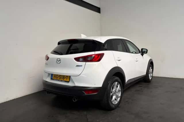 Mazda CX-3 (2015) thumbnail 2