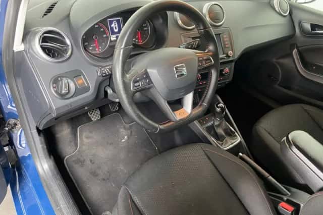 SEAT Ibiza (2016) thumbnail 3