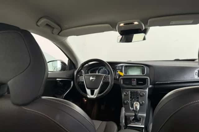 Volvo V40 Cross Country (2014) thumbnail 3