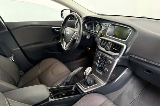 Volvo V40 Cross Country (2014) thumbnail 4