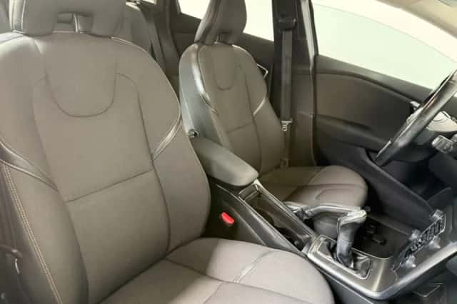 Volvo V40 Cross Country (2014) thumbnail 5