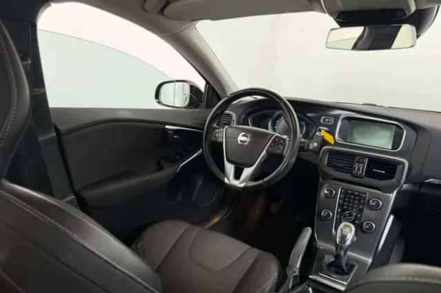 Volvo V40 Cross Country (2014) thumbnail 6