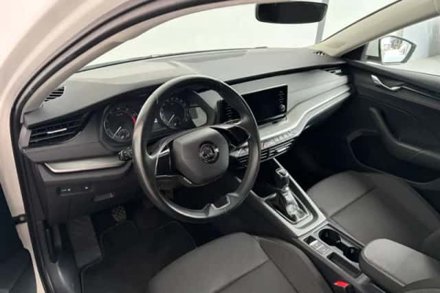 Škoda Octavia (2021) thumbnail 6