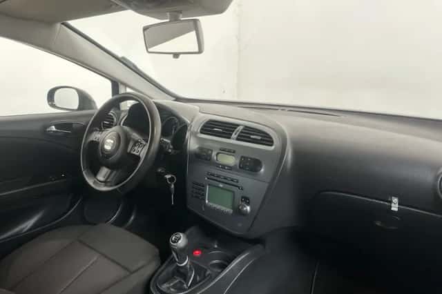 SEAT Leon (2010) thumbnail 5