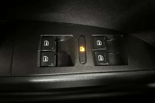 SEAT Leon (2010) thumbnail 6