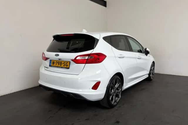 Ford Fiesta (2017) thumbnail 2