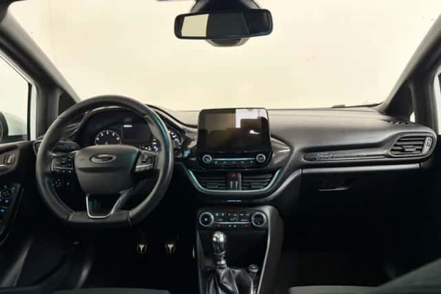 Ford Fiesta (2017) thumbnail 3