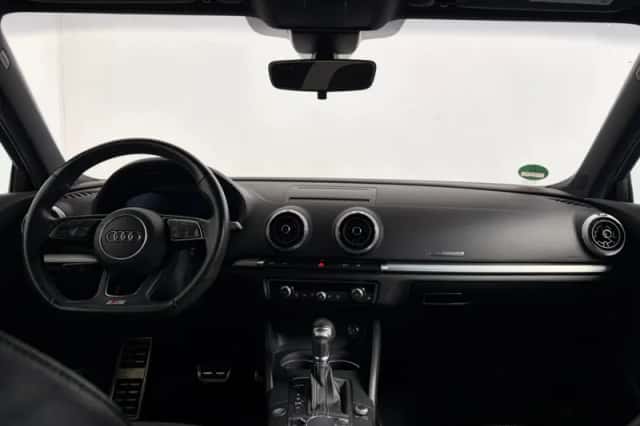 Audi A3 (2018) thumbnail 3