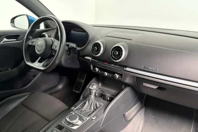 Audi A3 (2018) thumbnail 4