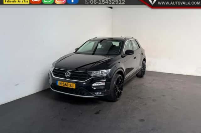 Volkswagen T-Roc (2022) thumbnail 1