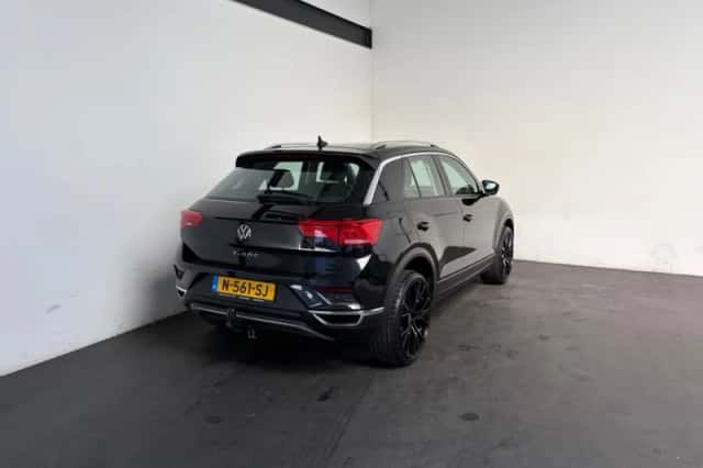 Volkswagen T-Roc (2022) thumbnail 2