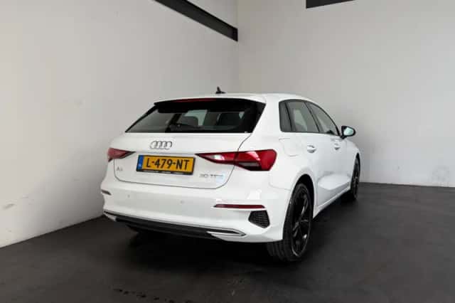Audi A3 (2021) thumbnail 2