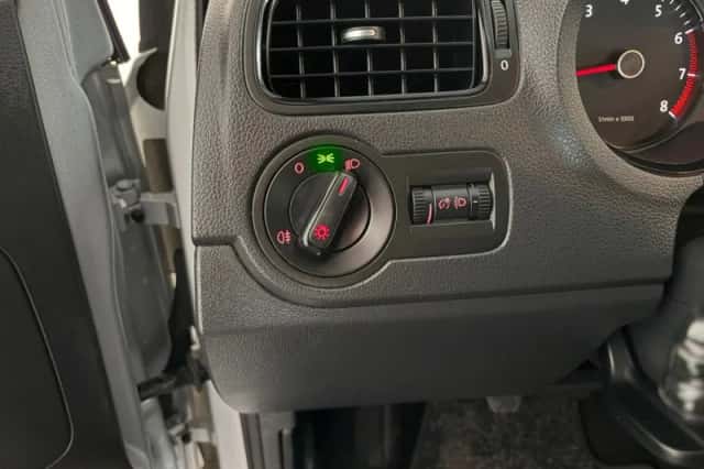 Volkswagen Polo (2013) thumbnail 6