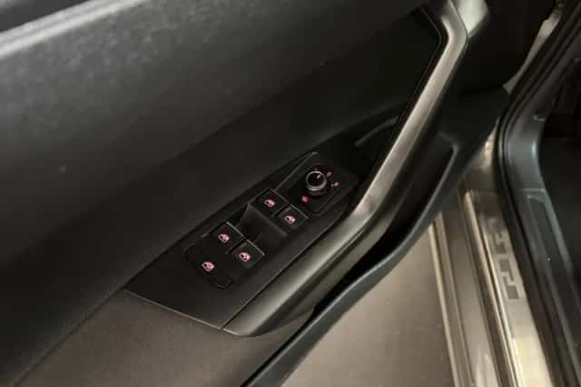 Volkswagen Polo (2018) thumbnail 4