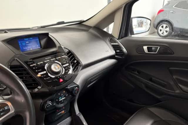 Ford EcoSport (2017) thumbnail 4
