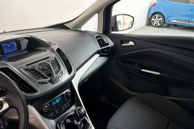 Ford Grand C-Max (2011) thumbnail 4