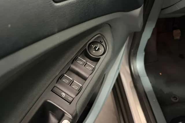 Ford Grand C-Max (2011) thumbnail 5