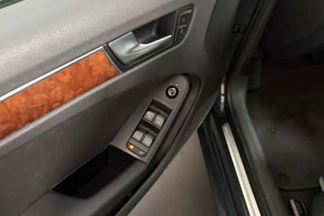Audi A4 (2009) thumbnail 6
