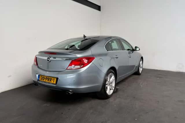 Opel Insignia (2011) thumbnail 2