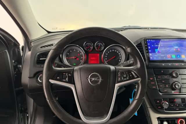 Opel Insignia (2011) thumbnail 4