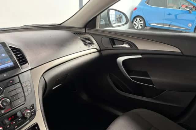 Opel Insignia (2011) thumbnail 5