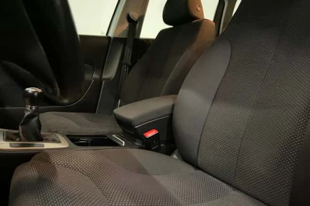 Volkswagen Passat (2010) thumbnail 6